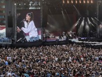 ROBBİE WİLLİAMS - Manchester’da 50 bin kişilik yardım konseri