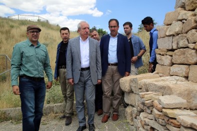 Miroğlu, Mardin Kalesi'nde İncelemelerde Bulundu