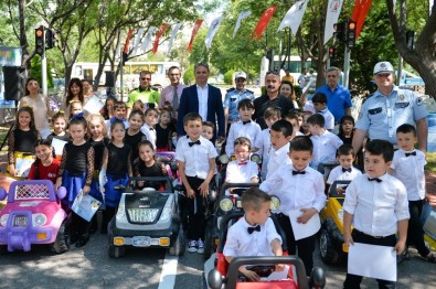 Muratpaşa Belediyesi 10 Bin Çocuğa Trafik Eğitimi Verdi
