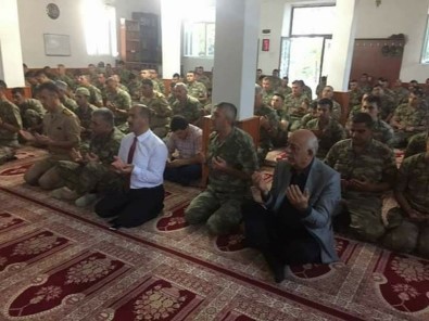 Şehit Teğmen Ahmet Tor Kışlası'nda Şehitler İçin Mevlit Okutuldu