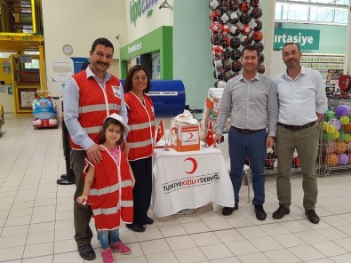 Söke Kızılay Ramazan'da İhtiyaç Sahiplerine Ulaşıyor