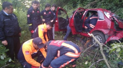Trabzon'da Otomobil Uçuruma Yuvarlandı Açıklaması 2 Yaralı