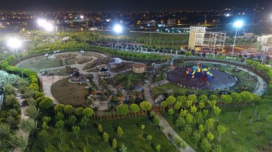 Başkan Altay Çiçek Bahçesindeki Gece Çalışmalarını İnceledi