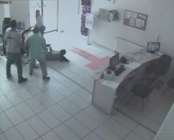 DOKTORA ŞİDDET - Kadın doktora saldırı kamerada