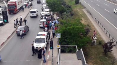 Bonzainin Etkisindeki Genç TEM Otoyolu Kenarına Yattı