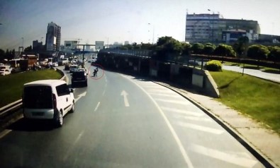Merter D-100'De Yola Savrulan Motosikletli Kamerada