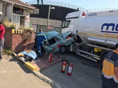 Trabzon'da Trafik Kazası Açıklaması 1 Ölü, 1 Yaralı
