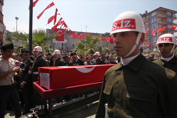 Binlerce Samsunlu şehidini uğurladı