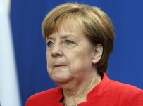 SINIR GÜVENLİĞİ - Merkel'den 'Türkiye Ve İncirlik' Açıklaması