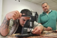 NITELIK - Mülteciler 'Deri'Yi Sanata Dönüştürdü