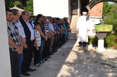 Sinop'ta Eşi Tarafından Öldürülen Genç Toprağa Verildi