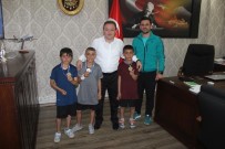 VEDAT ARMAĞAN - Ağrılı Miniklerden Teniste Başarı