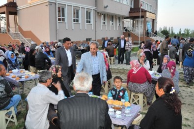 Akşehir Belediyesi'nin Mahalle İftarları Devam Ediyor