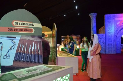 'Altın Çağda Bilim Sergisi'Ne Yoğun Ziyaretçi İlgisi