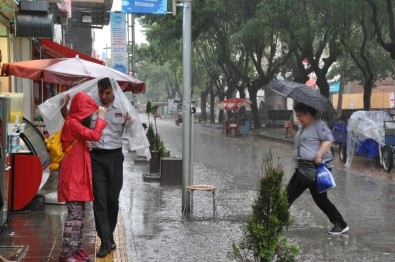 Eskişehir'de Yaz Yağmurları Bitmek Bilmiyor
