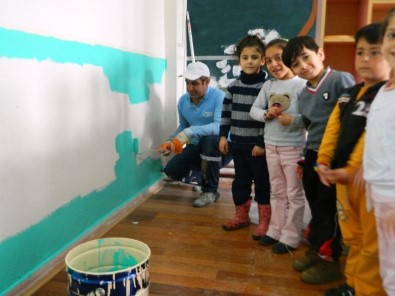 İzmit Belediyesi'nin Okullara Katkısı Devam Ediyor