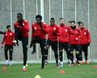 YEDEK KALECİ - Samsunspor'da 16 Oyuncu Serbest Kaldı