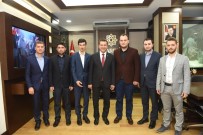 TÜRKIYE BELEDIYELER BIRLIĞI - TBB Gençlik Meclisi Karesi'de