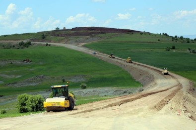 Yozgat'ta Köy Yolları Asfaltla Buluşuyor