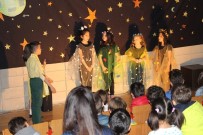 DERS PROGRAMI - 6 Ayda İngilizce Öğrenip, İngilizce Oyun Sahnelediler