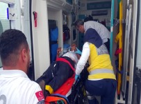 ACEMİ ASKER - Acemi Erleri Taşıyan Otobüs Devrildi Açıklaması 43 Yaralı
