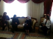 HELİKOPTER KAZASI - Bayan Kamçı Şehit Ailelerini Ziyaret Etti