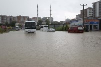 İŞÇİ SERVİSİ - Çerkezköy'de Yollar Göle Döndü
