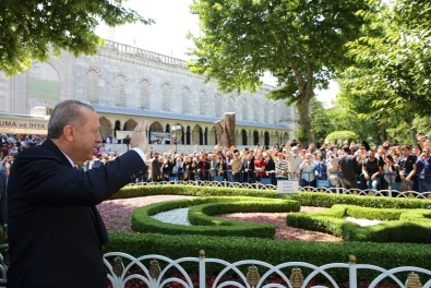 Cumhurbaşkanı Erdoğan, Cuma Namazını Sultanahmet Camii'nde Kıldı