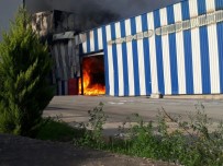 Osmaniye'de Kağıt Fabrikasında Yangın Haberi