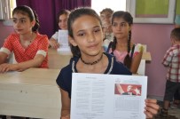 Reyhanlı'da Suriyeli Öğrencilerin Karne Heyecanı