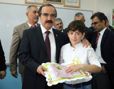 Sakarya'da 180 Bin 211 Öğrenci Karne Aldı