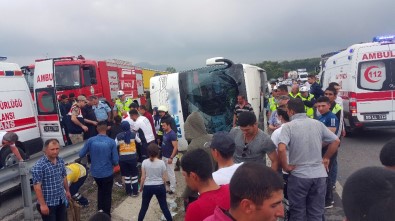 Samsun'da Acemi Erleri Taşıyan Otobüs Devrildi