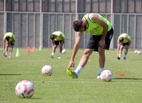 ALPAY ÖZALAN - Alpay Özalan'dan Eski Yabancı Futbolculara Eleştiri