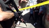 ÖZEL HAREKAT POLİSLERİ - Bombalı Poşet İhbarı Polisi Alarma Geçirdi