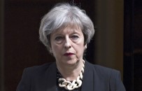 İngiltere'de Başbakan May Protesto Edildi