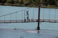 SEYHAN NEHRİ - Köprüde Ölümüne Mesai