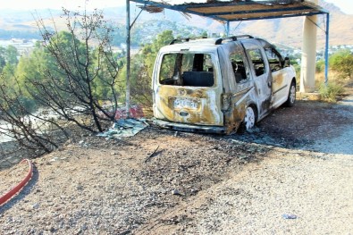 Makilik Yangını Park Halindeki Araçlara Sıçradı