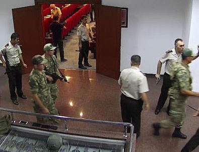 Rehin çavuştan darbecilere zoom
