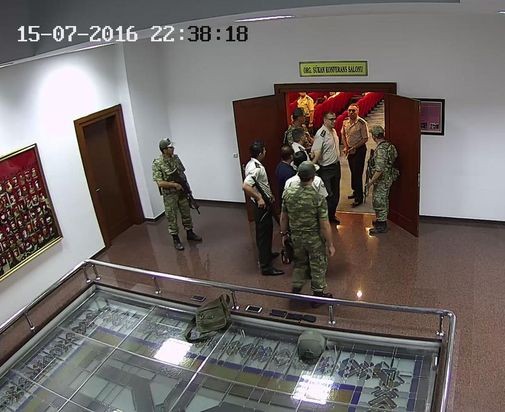 Rehin çavuştan darbecilere zoom
