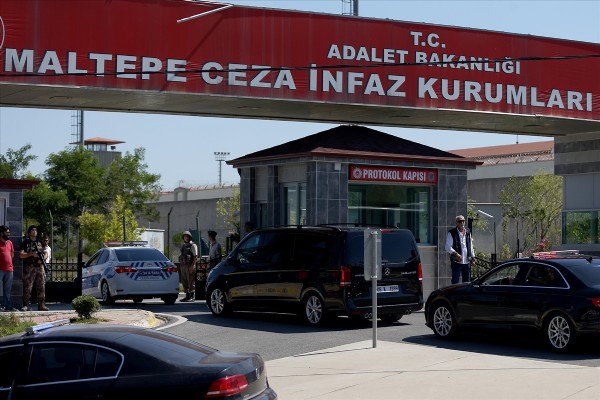 Kılıçdaroğlu, Berberoğlu'nu ziyaret etti