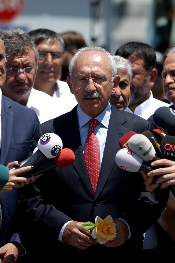 Kılıçdaroğlu, Berberoğlu'nu ziyaret etti