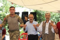 BEYYURDU - Asker Ve Halk Birlikte Halay Çekti
