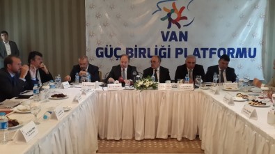 Bakan Akdağ, Van'da STK Temsilcileriyle Bir Araya Geldi