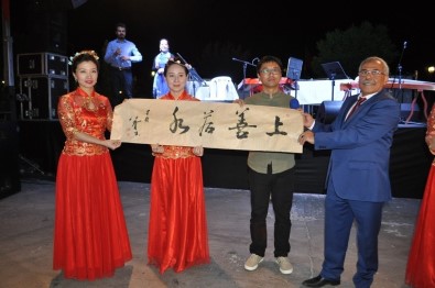 Çinli Sanatçılar Ve Ender Balkır Uçhisar'da Konser Verdi
