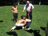 TANDOĞAN - Minik Pehlivan, Yeşilyurt Karakucak Güreşlerine Damga Vurdu