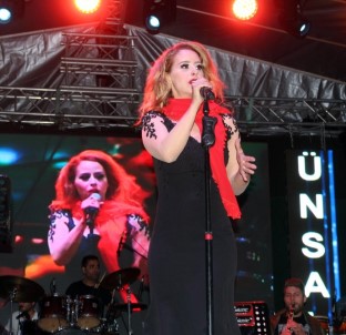 Niran Ünsal, Kemençe Ve Horon Günleri'nde Giresunluları Coşturdu