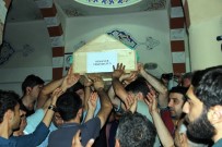 Trafik Kazasında Ölen Öğrenciler Diyarbakır'da Defnedildi