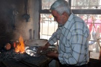 KALAYCILIK - Yozgat'ta Son Kalaycı Ustası Mesleğini Devam Ettirmeye Çalışıyor