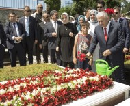 ÇENGELKÖY - Basbakan Yıldırım'dan 15 Temmuz Şehitleri'nin Kabirlerine Ziyaret