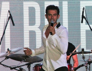 Cem Belevi'den Hayranlarına Müjde